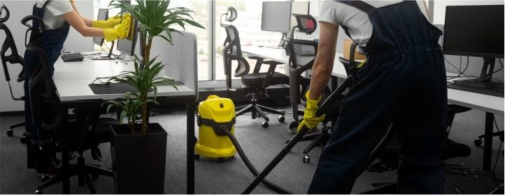 Professional Commercial Cleaning Services Instead of DIY Cleaning