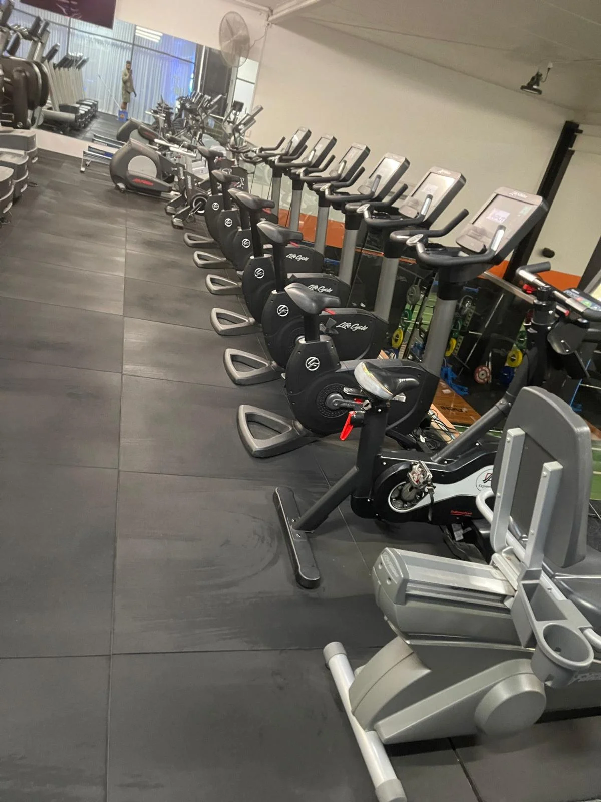 gym-cleaning-2